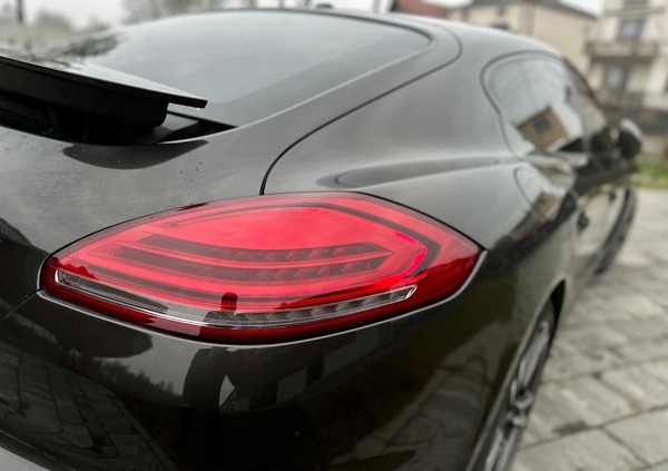 Porsche Panamera cena 149900 przebieg: 148000, rok produkcji 2014 z Myszków małe 154